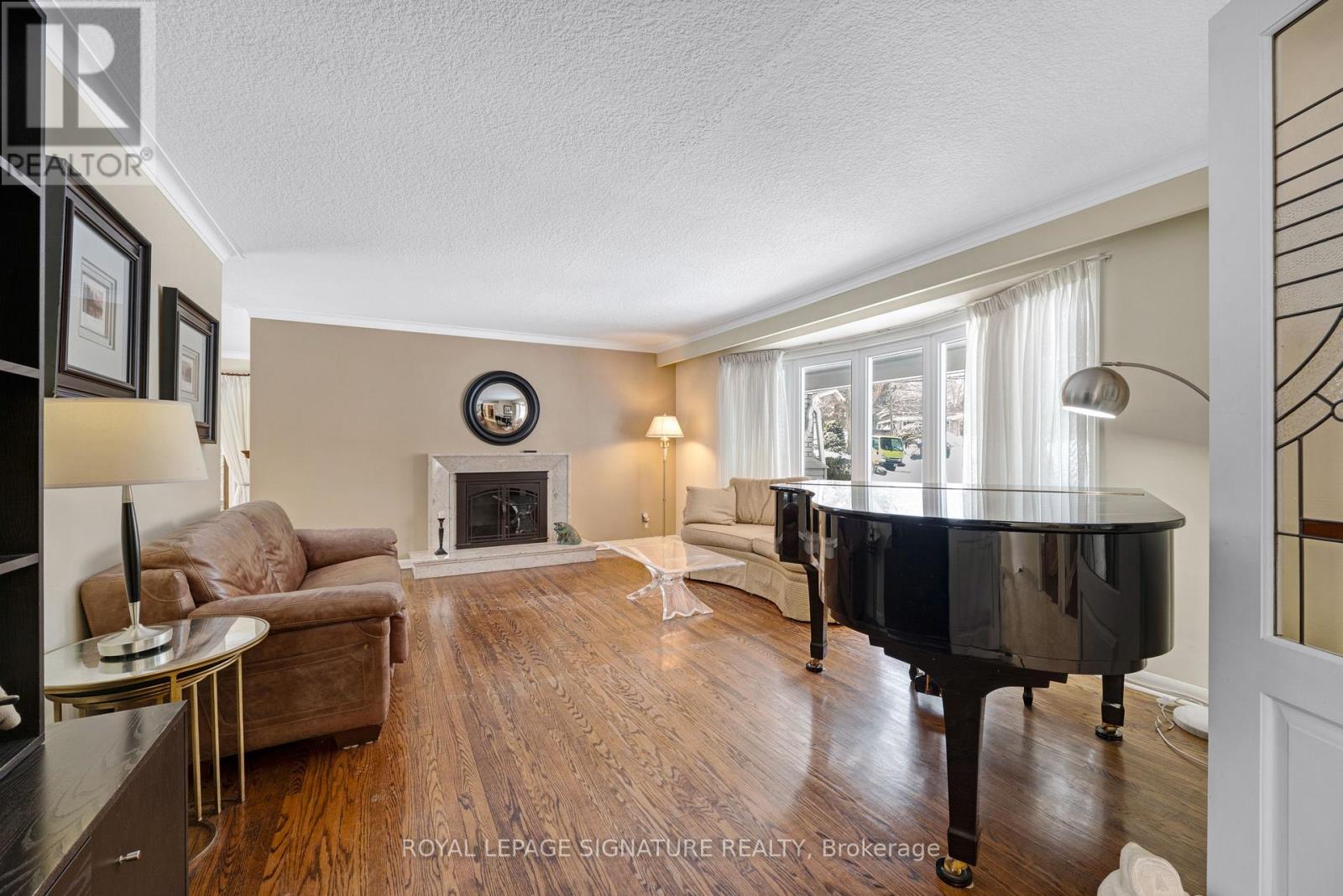 57 Forest Grove Drive, Toronto, Ontario  M2K 1Z4 - Photo 5 - C12936404