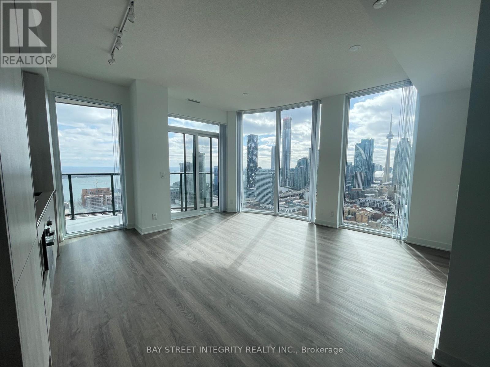 4210 - 180 FRONT STREET E, Toronto, Ontario