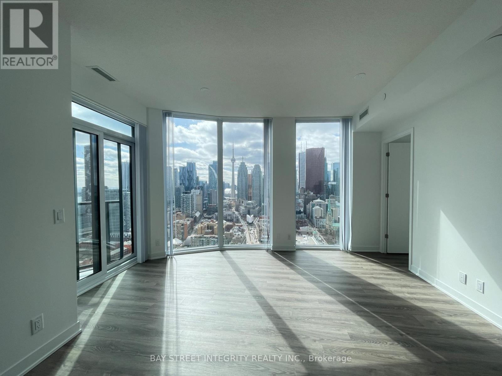 4210 - 180 Front Street E, Toronto, Ontario  M5A 0A9 - Photo 2 - C12936410