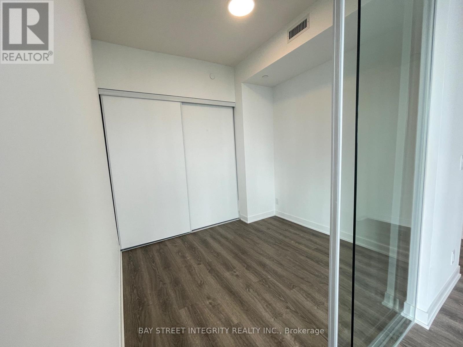 4210 - 180 Front Street E, Toronto, Ontario  M5A 0A9 - Photo 6 - C12936410