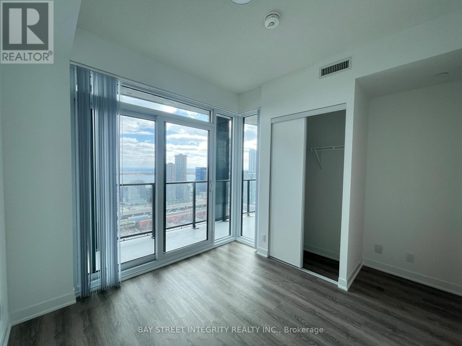 4210 - 180 Front Street E, Toronto, Ontario  M5A 0A9 - Photo 7 - C12936410