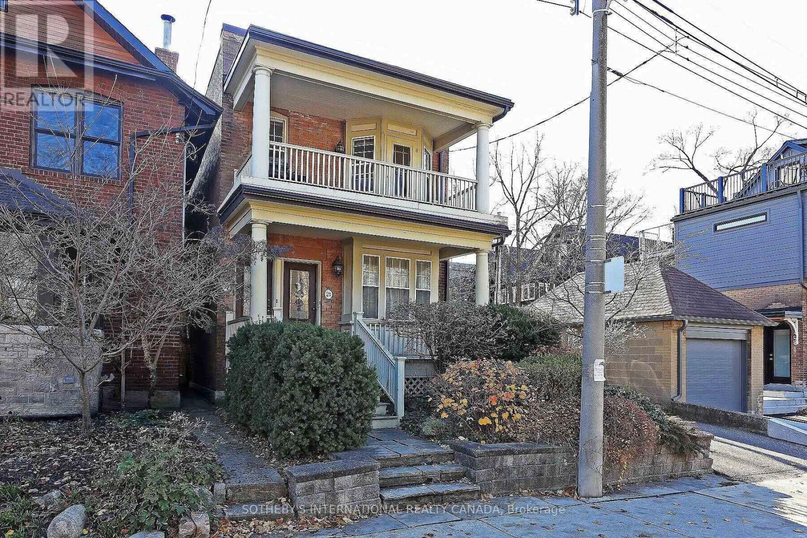 UPPER - 19 MELGUND ROAD, Toronto, Ontario