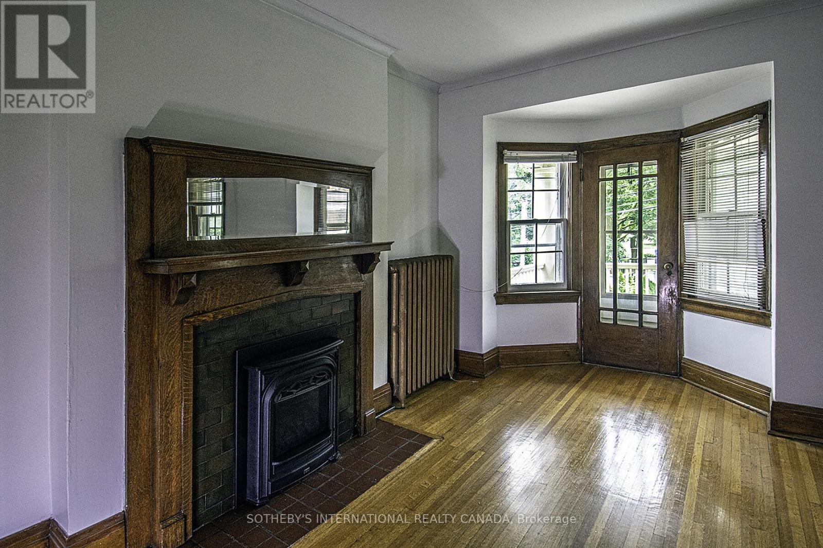 Upper - 19 Melgund Road, Toronto, Ontario  M5R 1Z9 - Photo 2 - C12936418