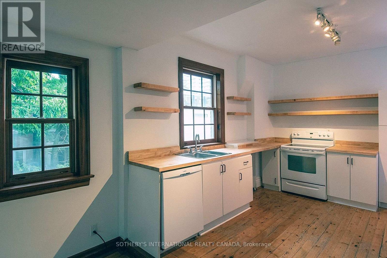 Upper - 19 Melgund Road, Toronto, Ontario  M5R 1Z9 - Photo 6 - C12936418