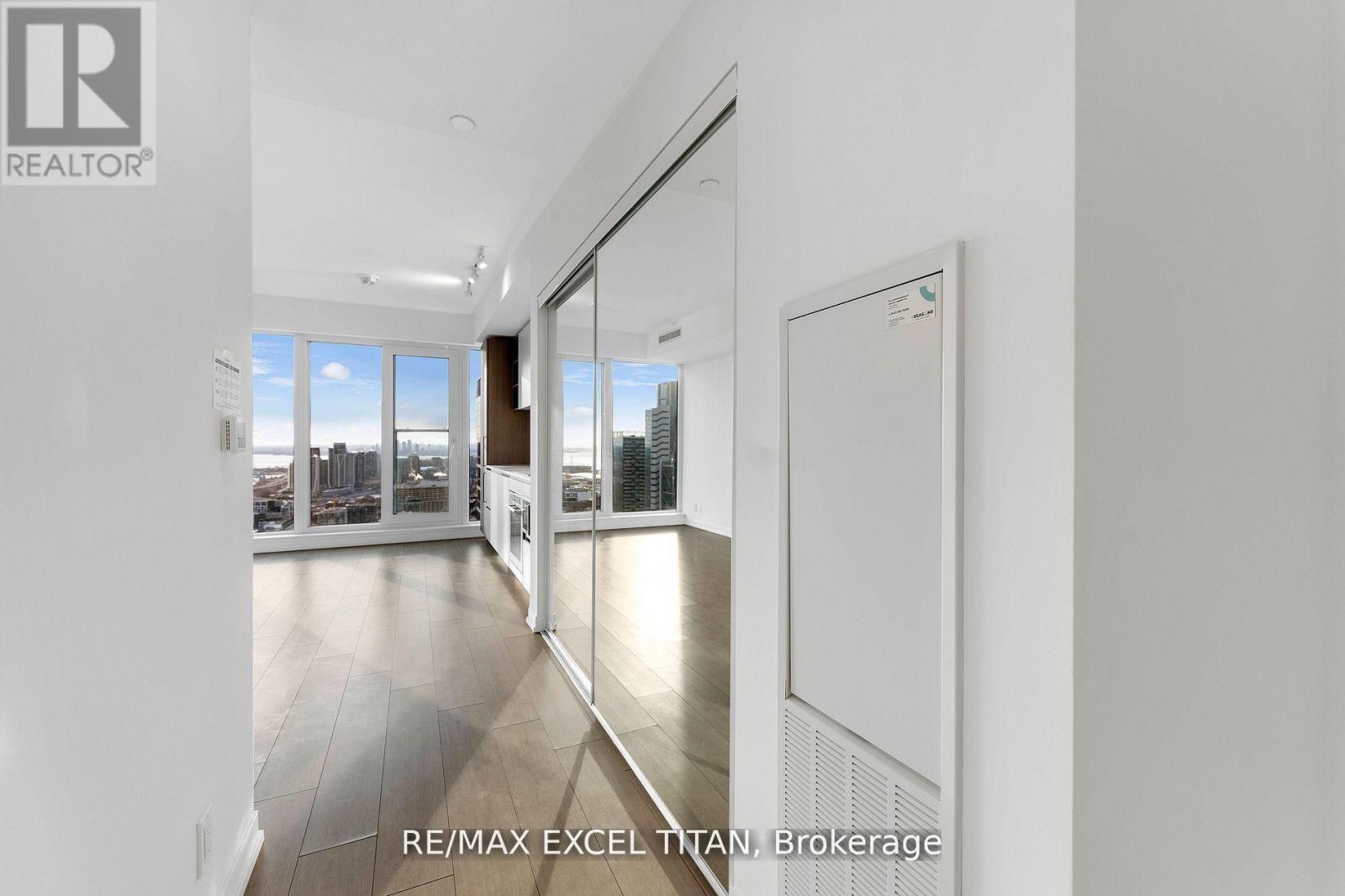 4803 - 55 Mercer Street, Toronto, Ontario  M5V 0W4 - Photo 3 - C12936434