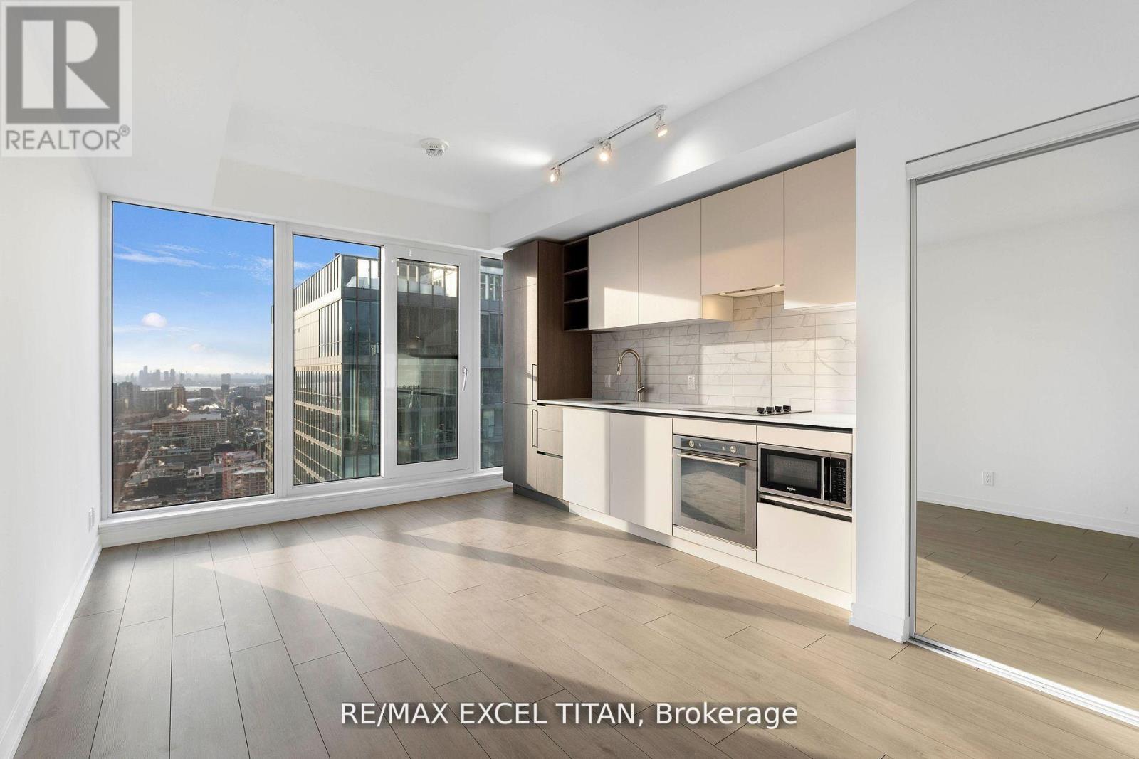 4803 - 55 Mercer Street, Toronto, Ontario  M5V 0W4 - Photo 6 - C12936434