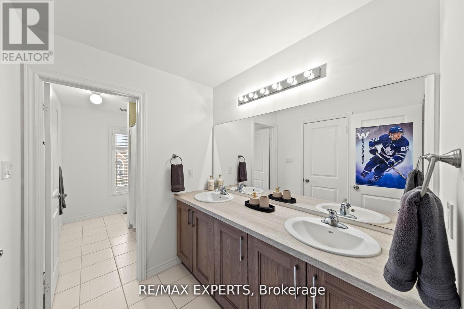 48 Manor Glen Crescent, East Gwillimbury (Mt Albert), Ontario  L0G 1M0 - Photo 29 - N12936420