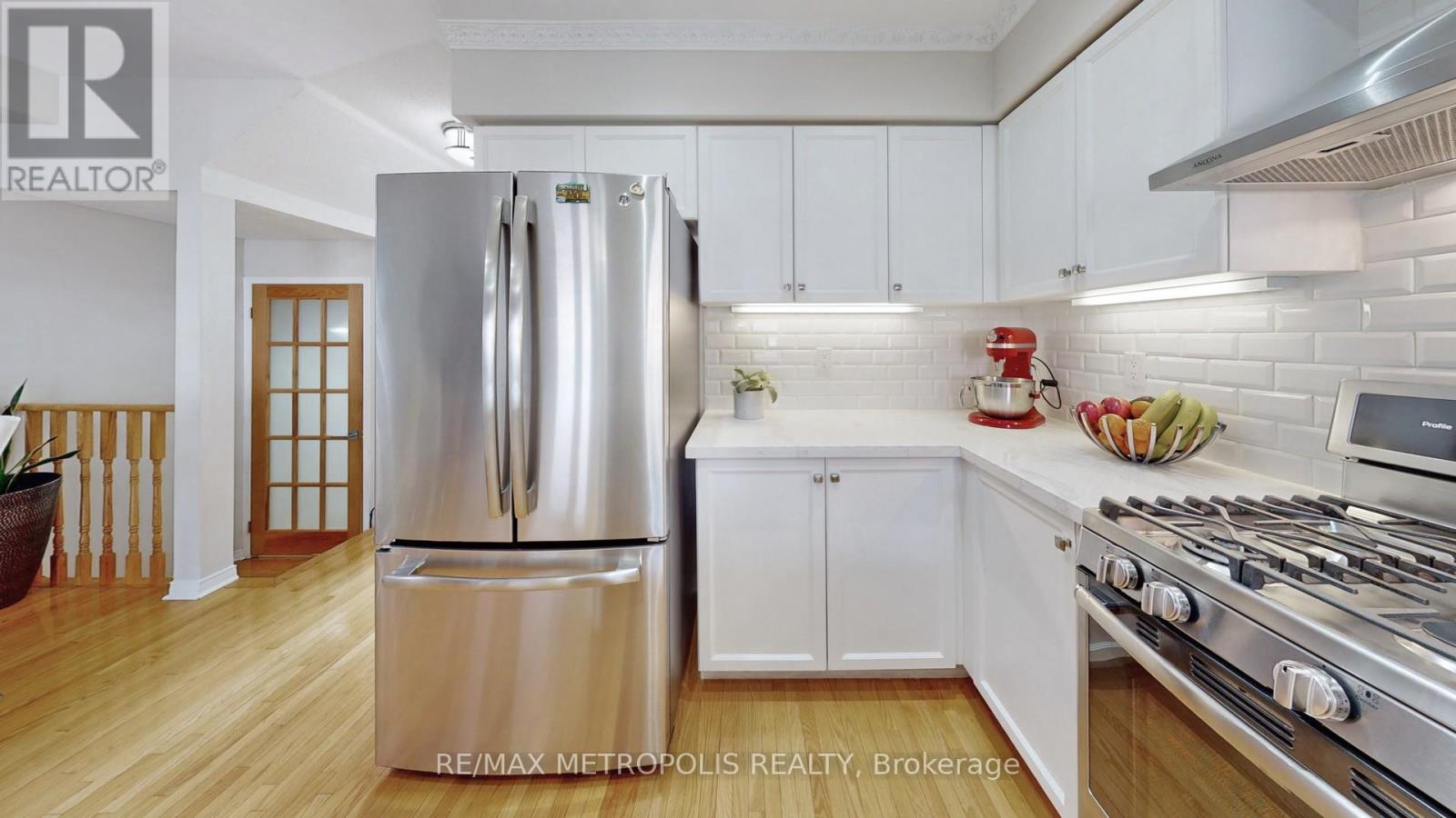 220 Deepsprings Crescent, Vaughan, Ontario  L6A 3W1 - Photo 12 - N12936428