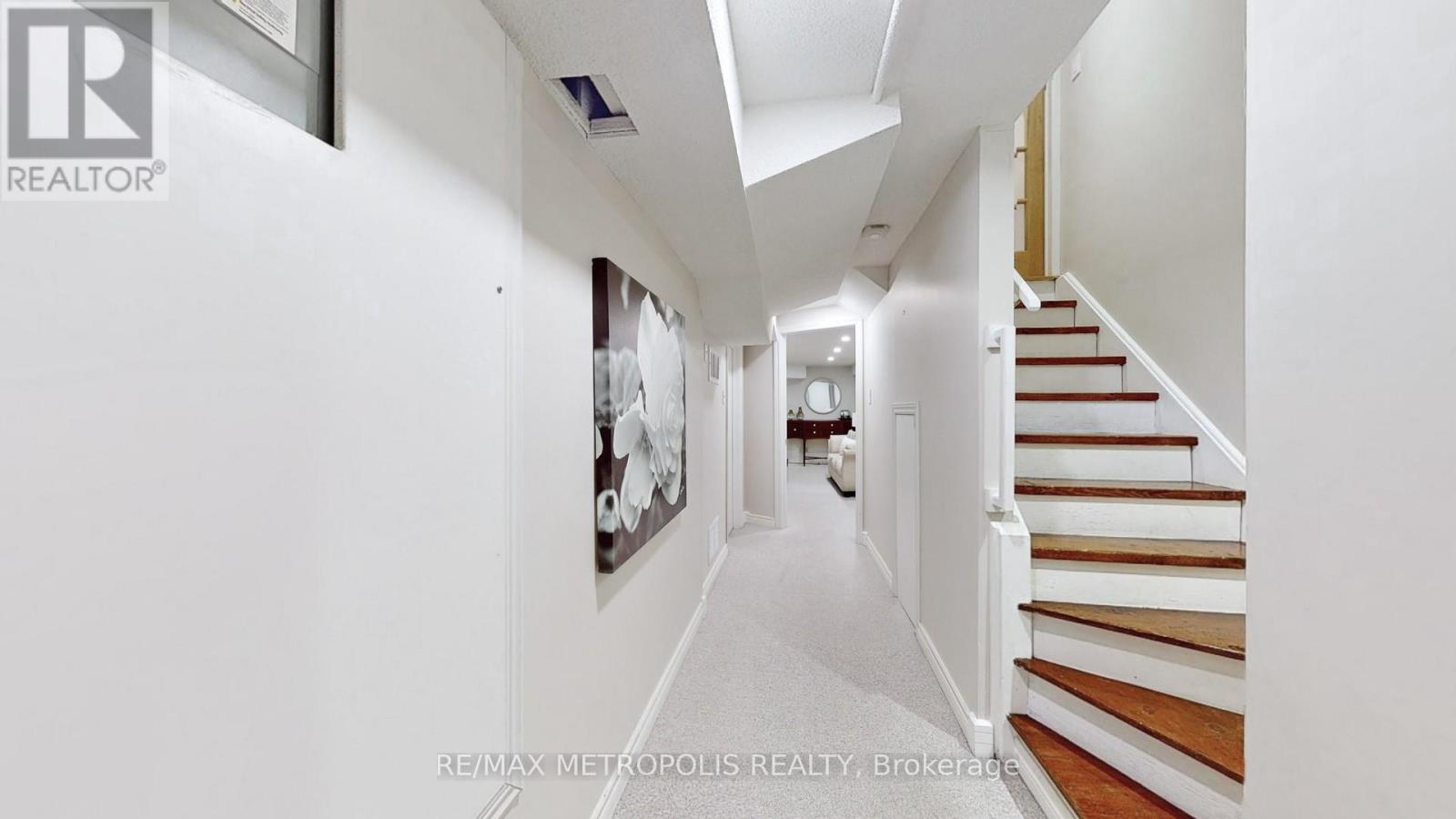 220 Deepsprings Crescent, Vaughan, Ontario  L6A 3W1 - Photo 35 - N12936428