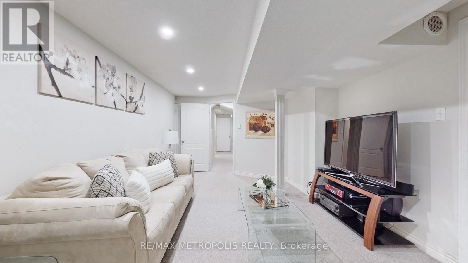 220 Deepsprings Crescent, Vaughan, Ontario  L6A 3W1 - Photo 37 - N12936428