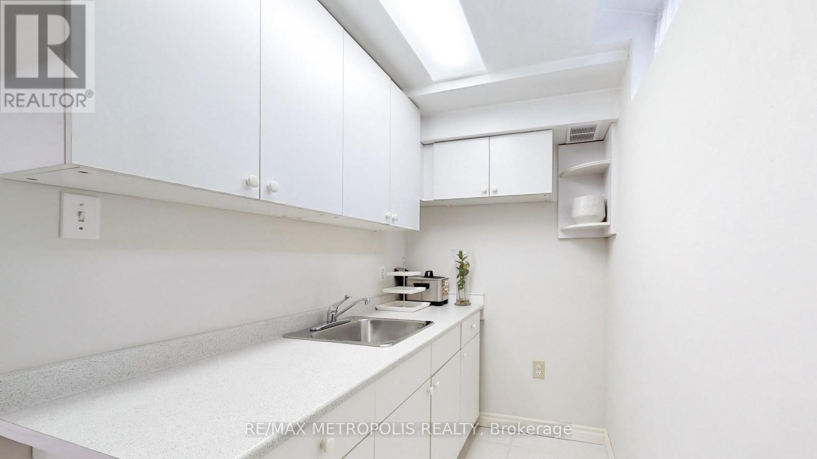 220 Deepsprings Crescent, Vaughan, Ontario  L6A 3W1 - Photo 39 - N12936428