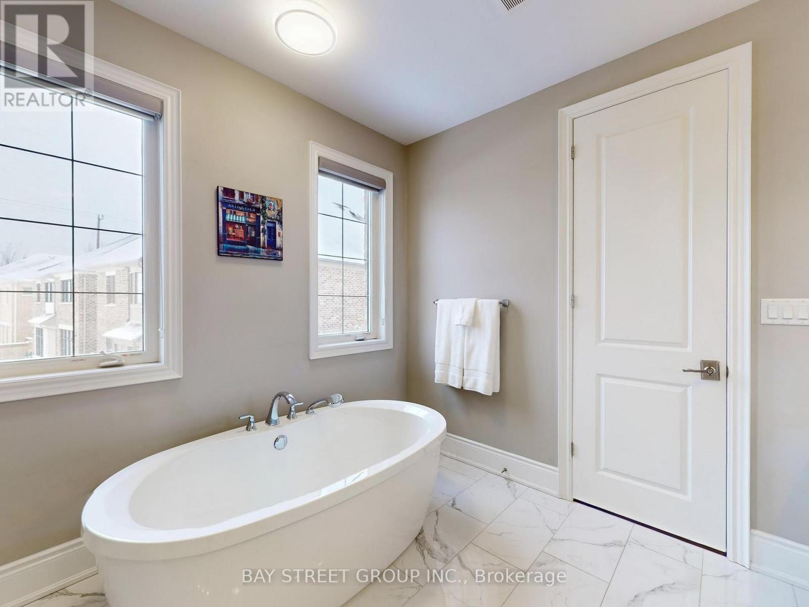 39 Cairns Gate, King, Ontario  L7B 0P5 - Photo 30 - N12936436