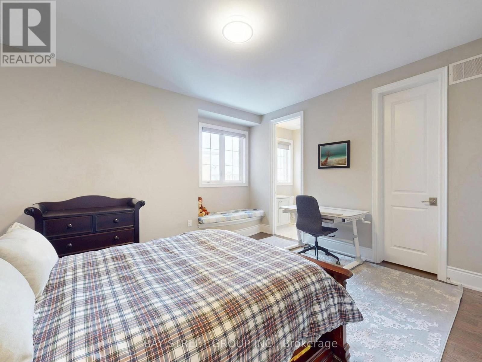 39 Cairns Gate, King, Ontario  L7B 0P5 - Photo 34 - N12936436