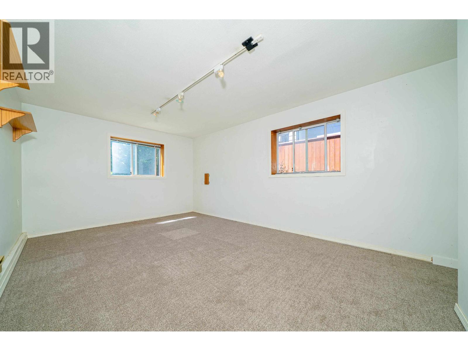 432 W 25th Street, North Vancouver, British Columbia  V7N 2G2 - Photo 13 - R3072773