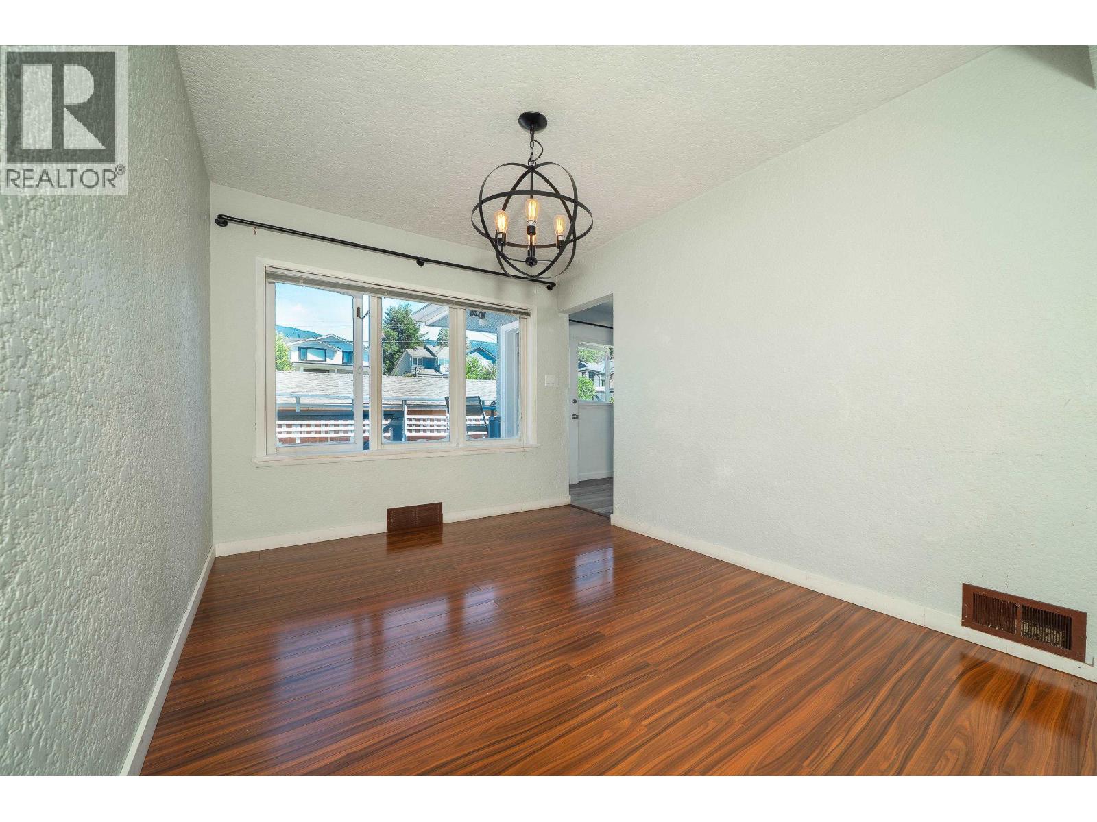 432 W 25th Street, North Vancouver, British Columbia  V7N 2G2 - Photo 27 - R3072773