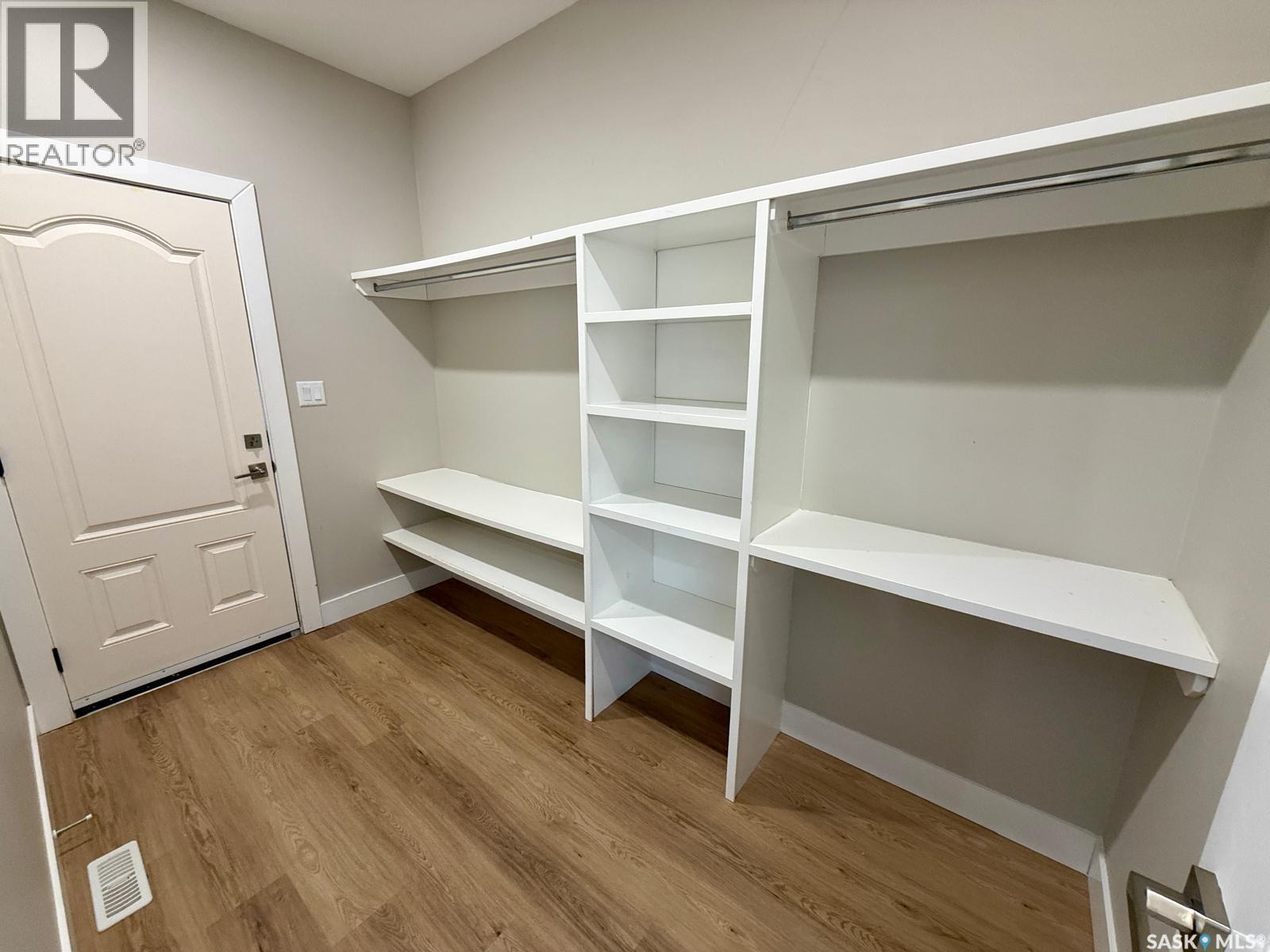 3326 Green Turtle Road, Regina, Saskatchewan  S4V 3N6 - Photo 8 - SK031619