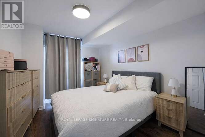 1717 - 335 Rathburn Road W, Mississauga, Ontario  L5B 0C8 - Photo 13 - W12936356