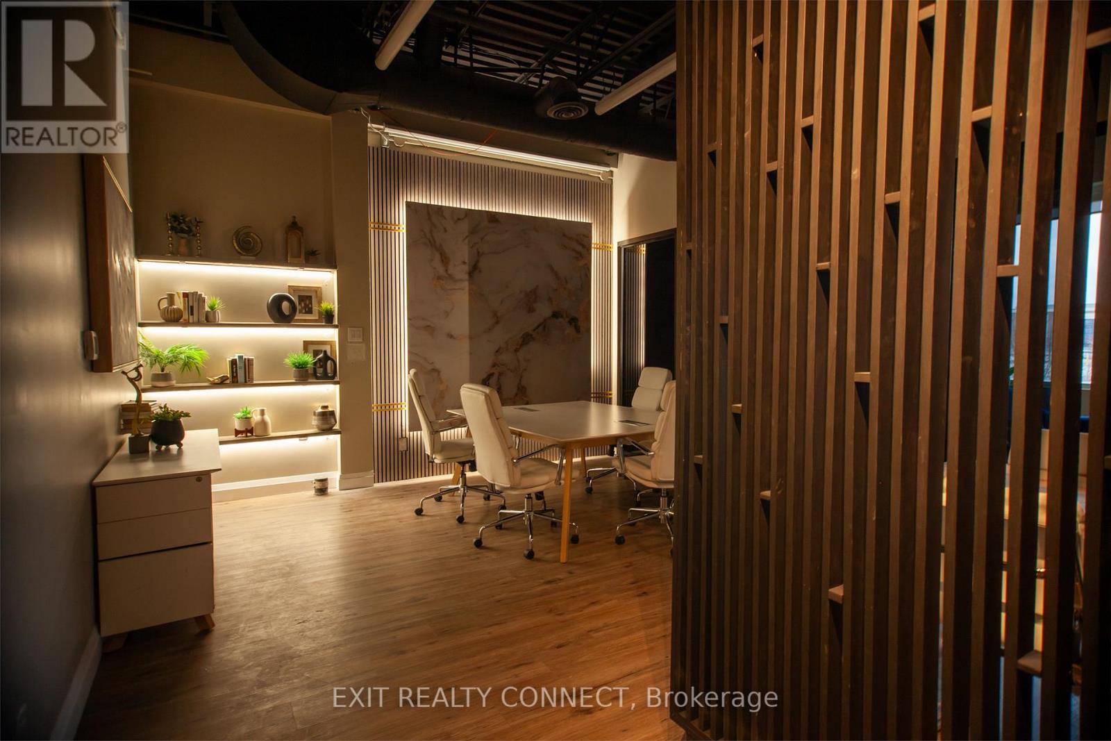 208 - 3485 Rebecca Street, Oakville, Ontario  L6L 6X9 - Photo 11 - W12936360