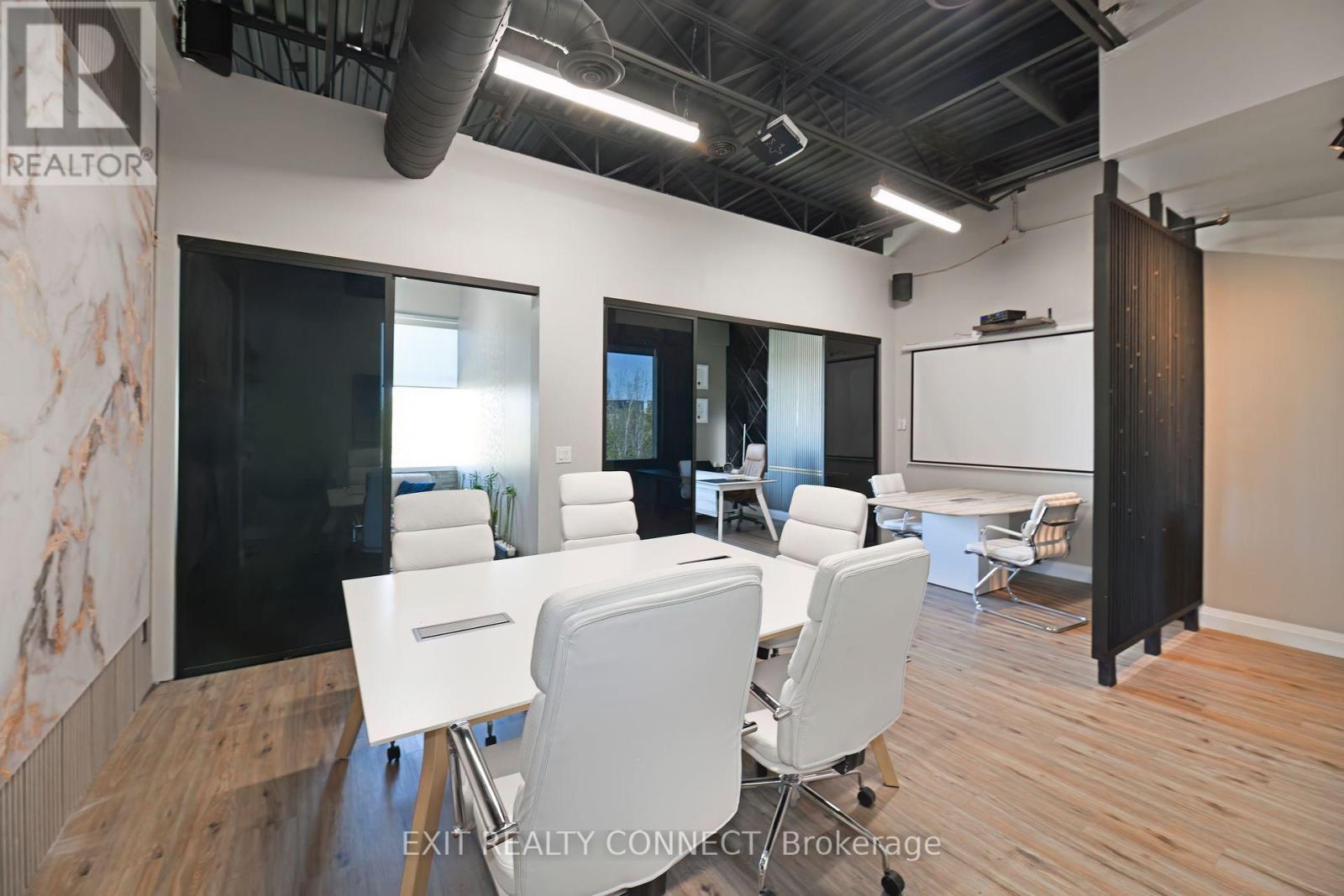 208 - 3485 Rebecca Street, Oakville, Ontario  L6L 6X9 - Photo 7 - W12936360