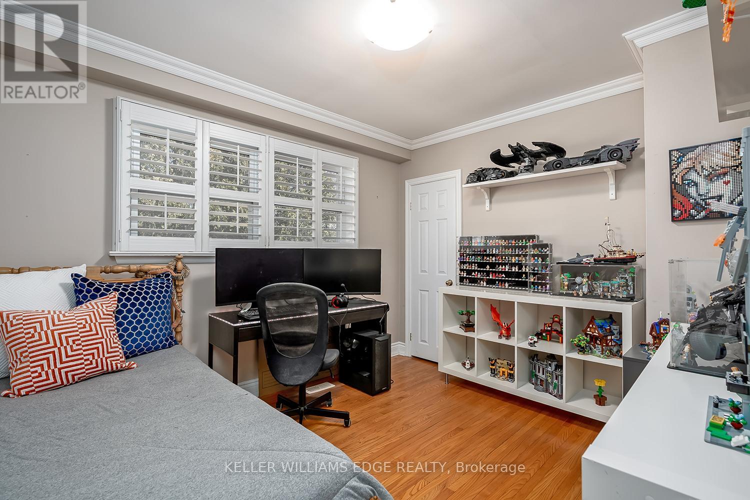 220 Townsend Avenue, Burlington, Ontario  L7T 1Z4 - Photo 11 - W12936376