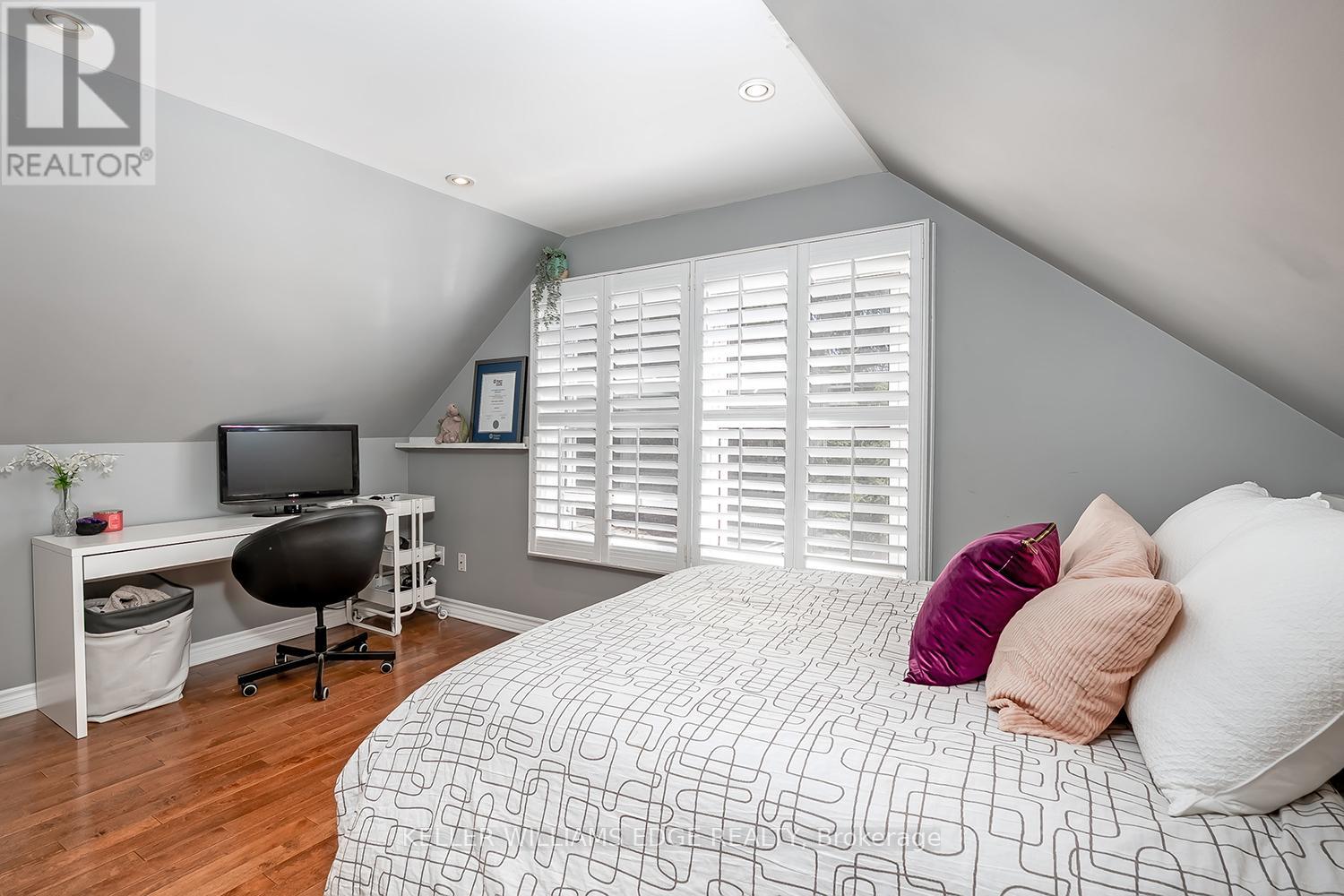 220 Townsend Avenue, Burlington, Ontario  L7T 1Z4 - Photo 20 - W12936376