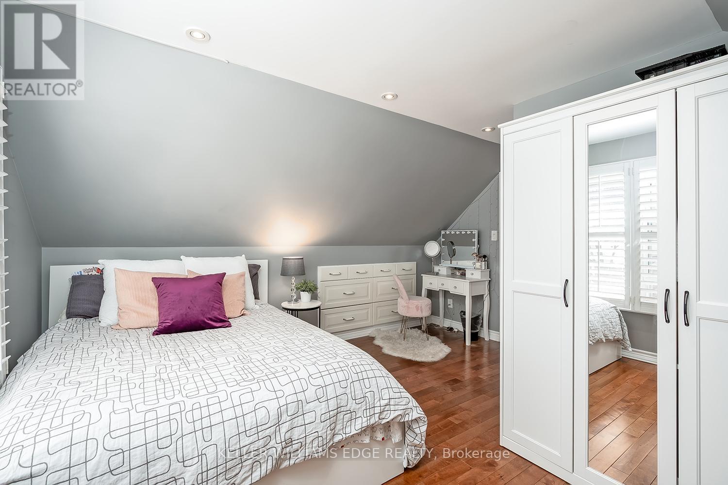 220 Townsend Avenue, Burlington, Ontario  L7T 1Z4 - Photo 21 - W12936376