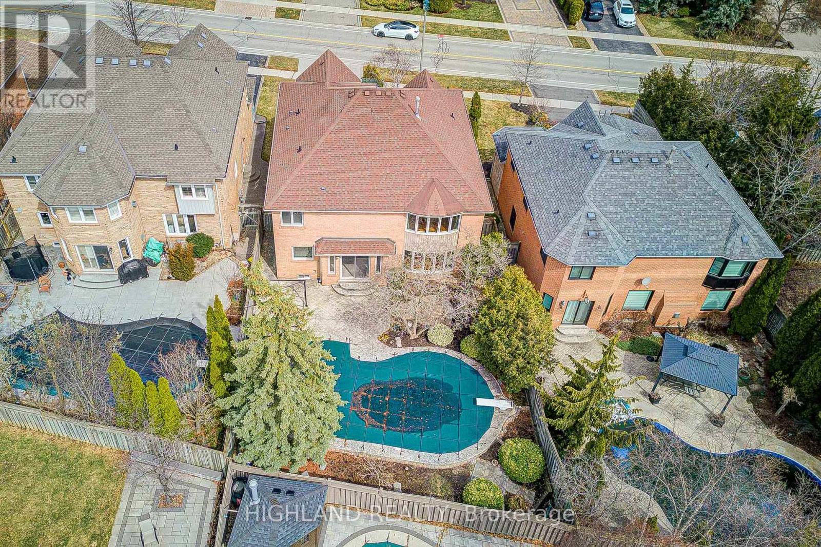 1472 Bayshire Drive, Oakville, Ontario  L6H 6E6 - Photo 36 - W12936432