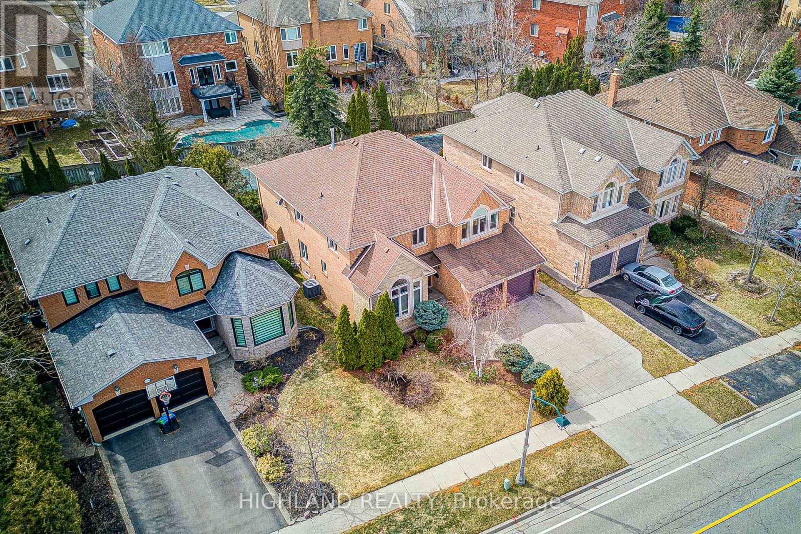 1472 Bayshire Drive, Oakville, Ontario  L6H 6E6 - Photo 38 - W12936432