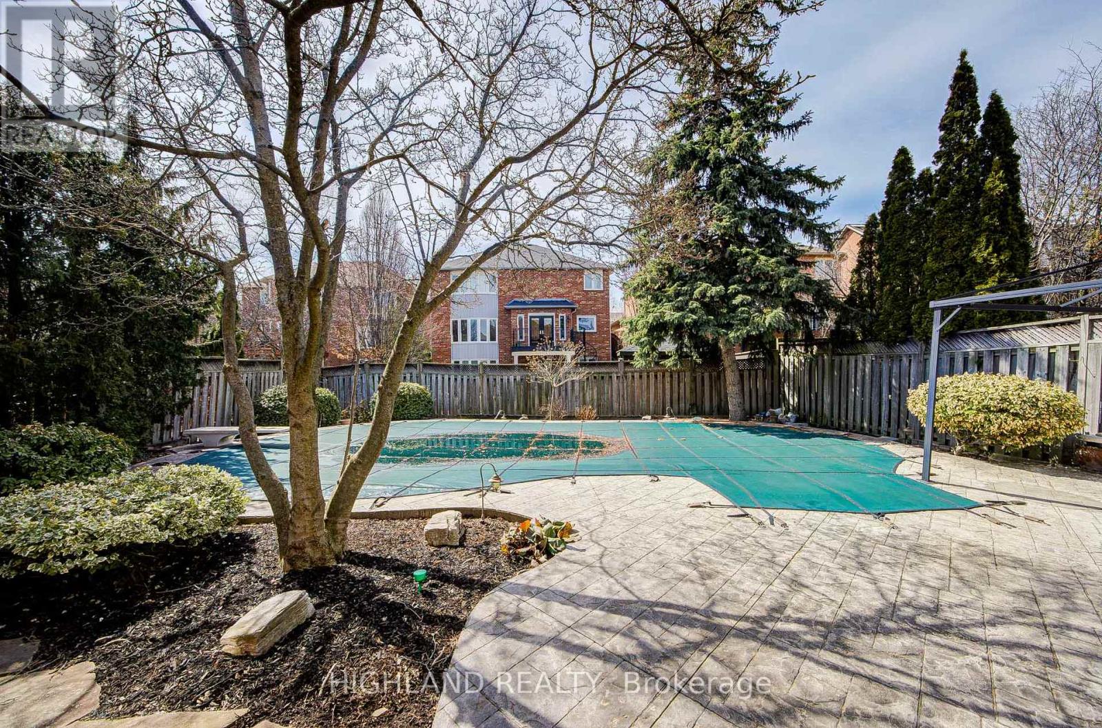 1472 Bayshire Drive, Oakville, Ontario  L6H 6E6 - Photo 7 - W12936432