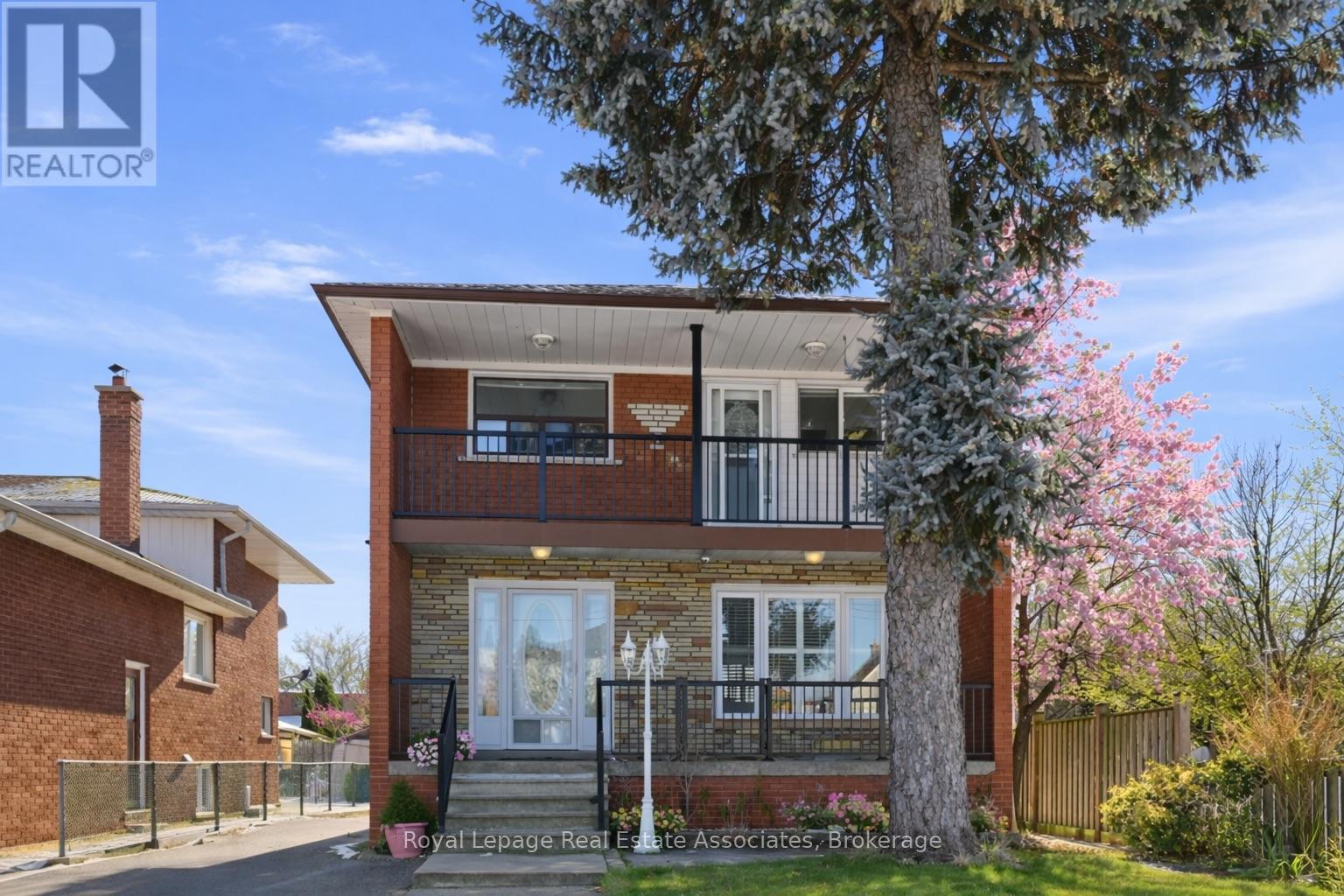 117 HARDING AVENUE, Toronto, Ontario