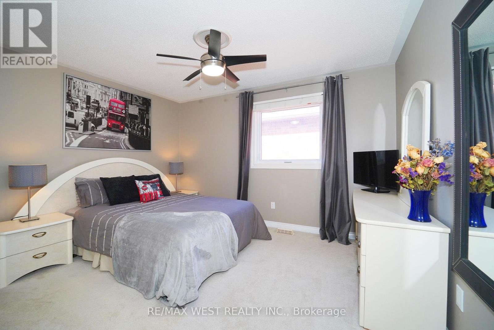 1155 Giles Gate, Oakville, Ontario  L6M 2S3 - Photo 14 - W12924348