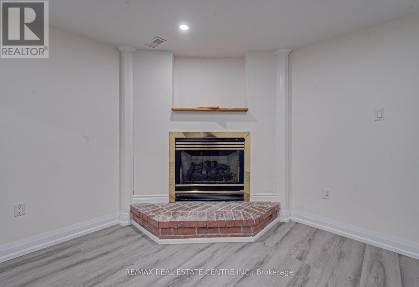 2 - 383 Rexford Drive, Hamilton, Ontario  L8W 2M4 - Photo 5 - X12932028