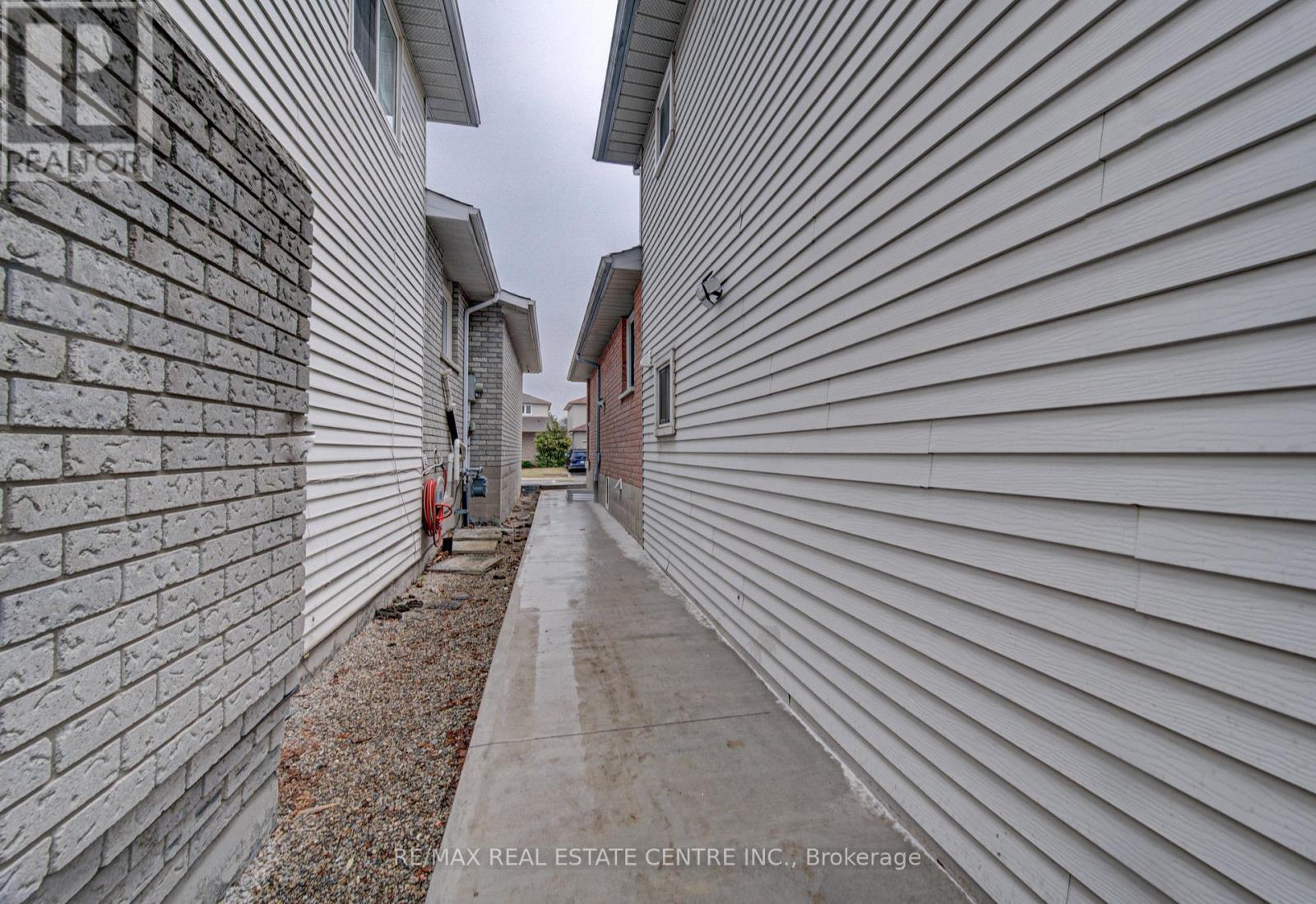 2 - 383 Rexford Drive, Hamilton, Ontario  L8W 2M4 - Photo 25 - X12932028