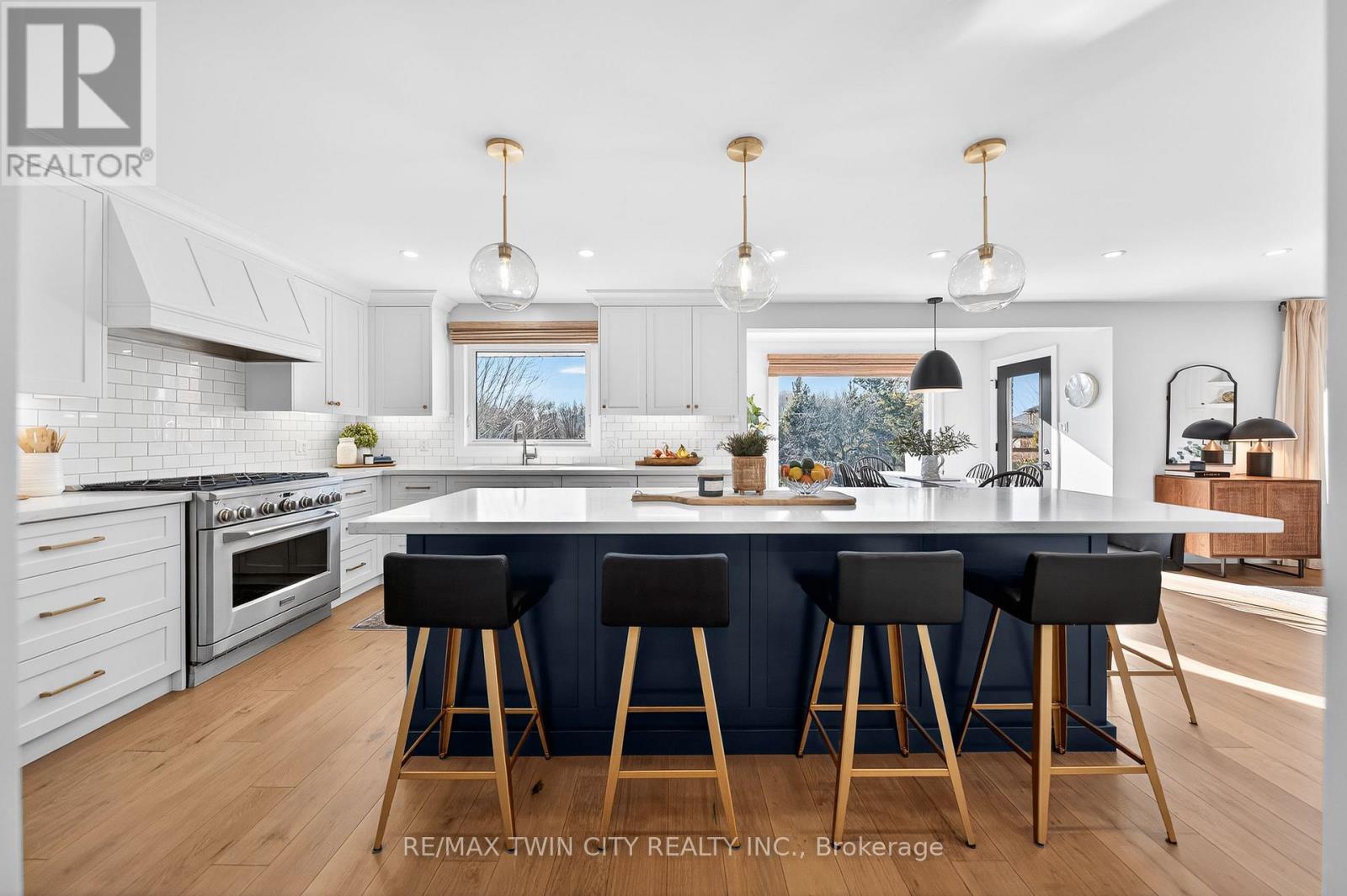 553 Sandbrooke Court, Waterloo, Ontario  N2T 2H4 - Photo 10 - X12936400