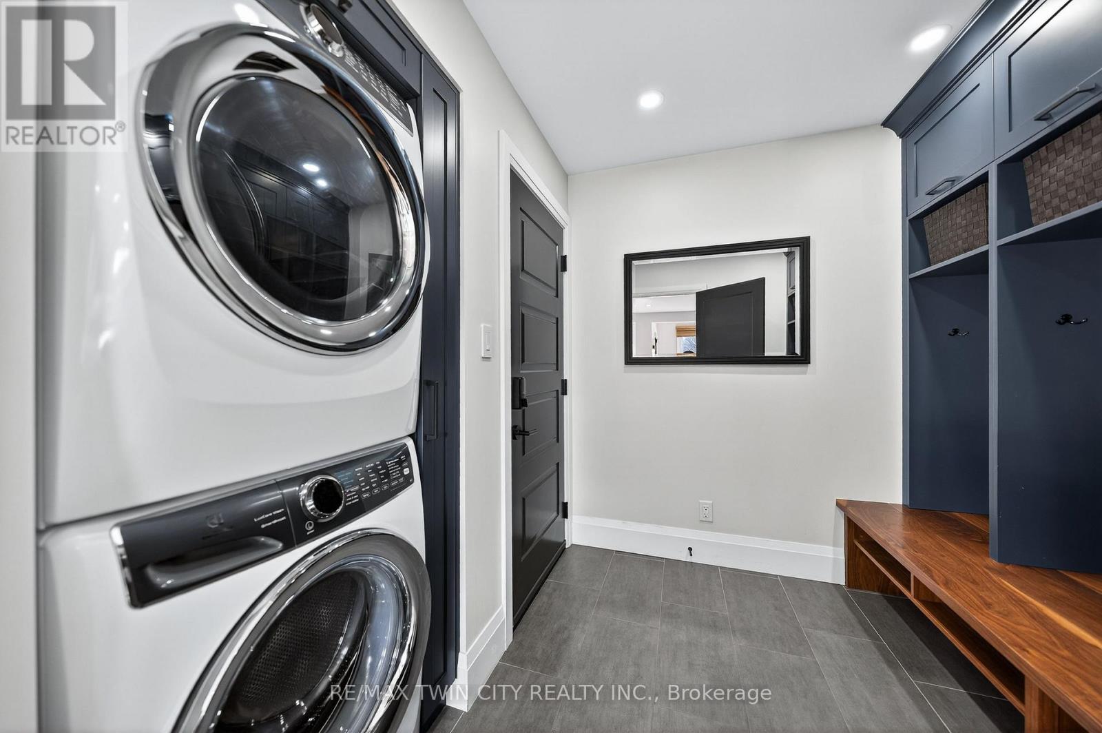 553 Sandbrooke Court, Waterloo, Ontario  N2T 2H4 - Photo 20 - X12936400