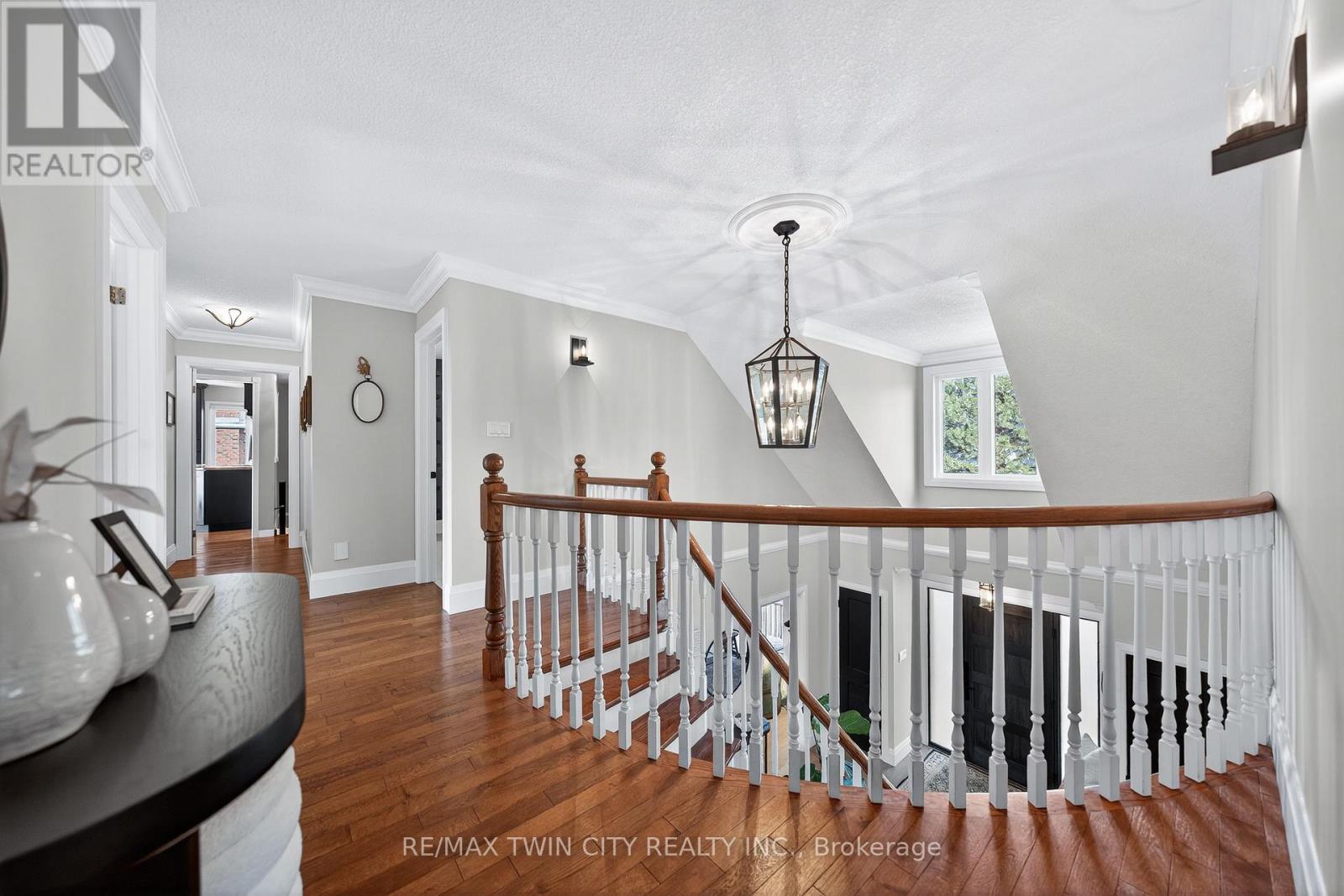 553 Sandbrooke Court, Waterloo, Ontario  N2T 2H4 - Photo 24 - X12936400