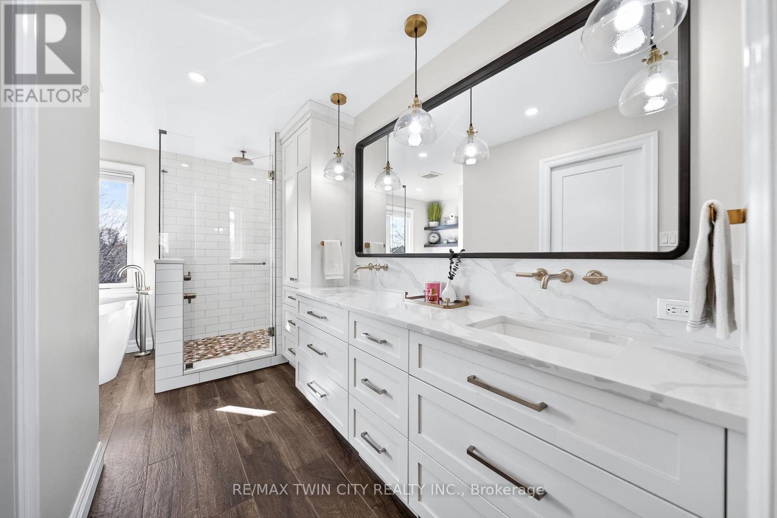 553 Sandbrooke Court, Waterloo, Ontario  N2T 2H4 - Photo 26 - X12936400