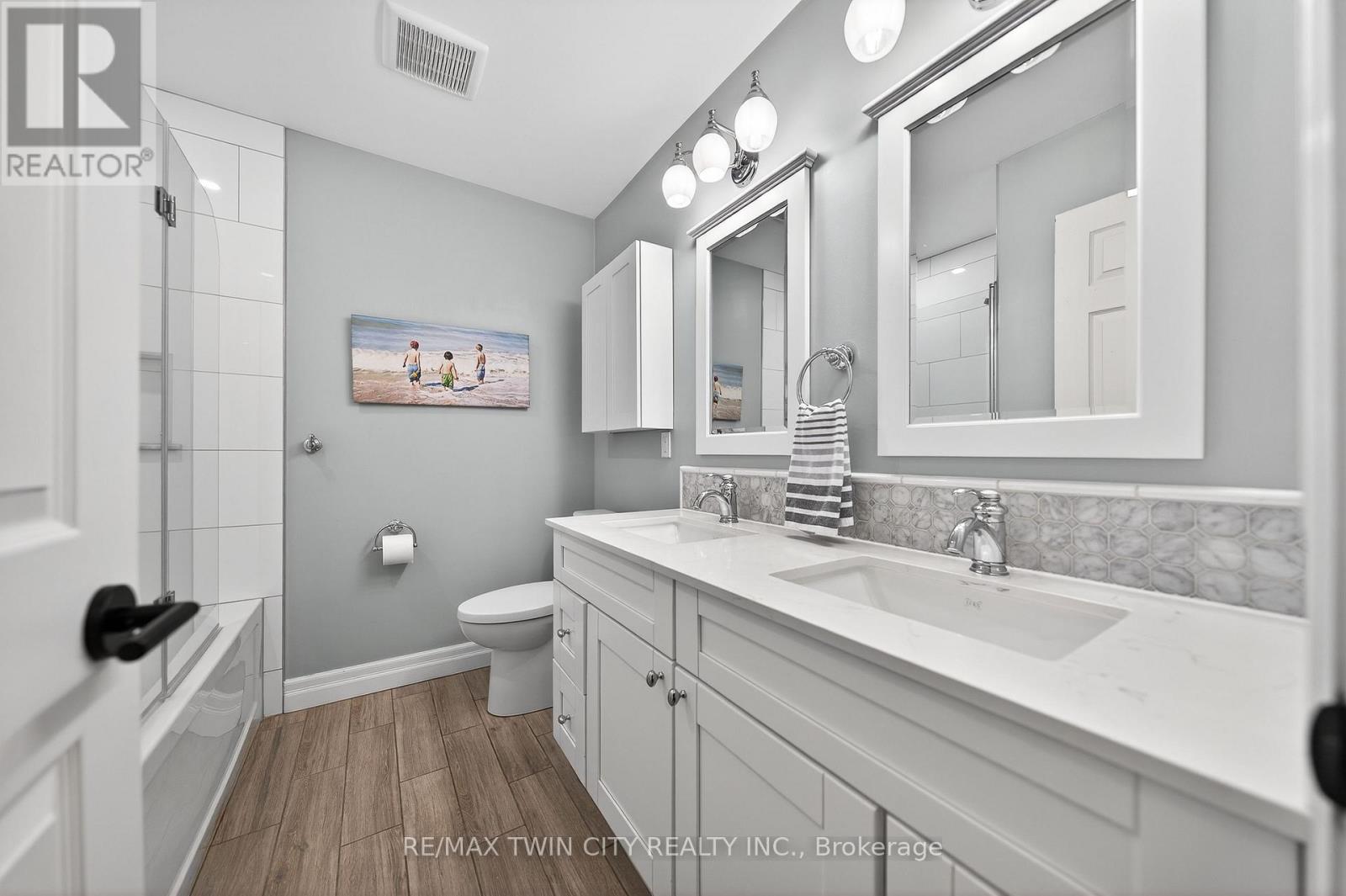 553 Sandbrooke Court, Waterloo, Ontario  N2T 2H4 - Photo 31 - X12936400