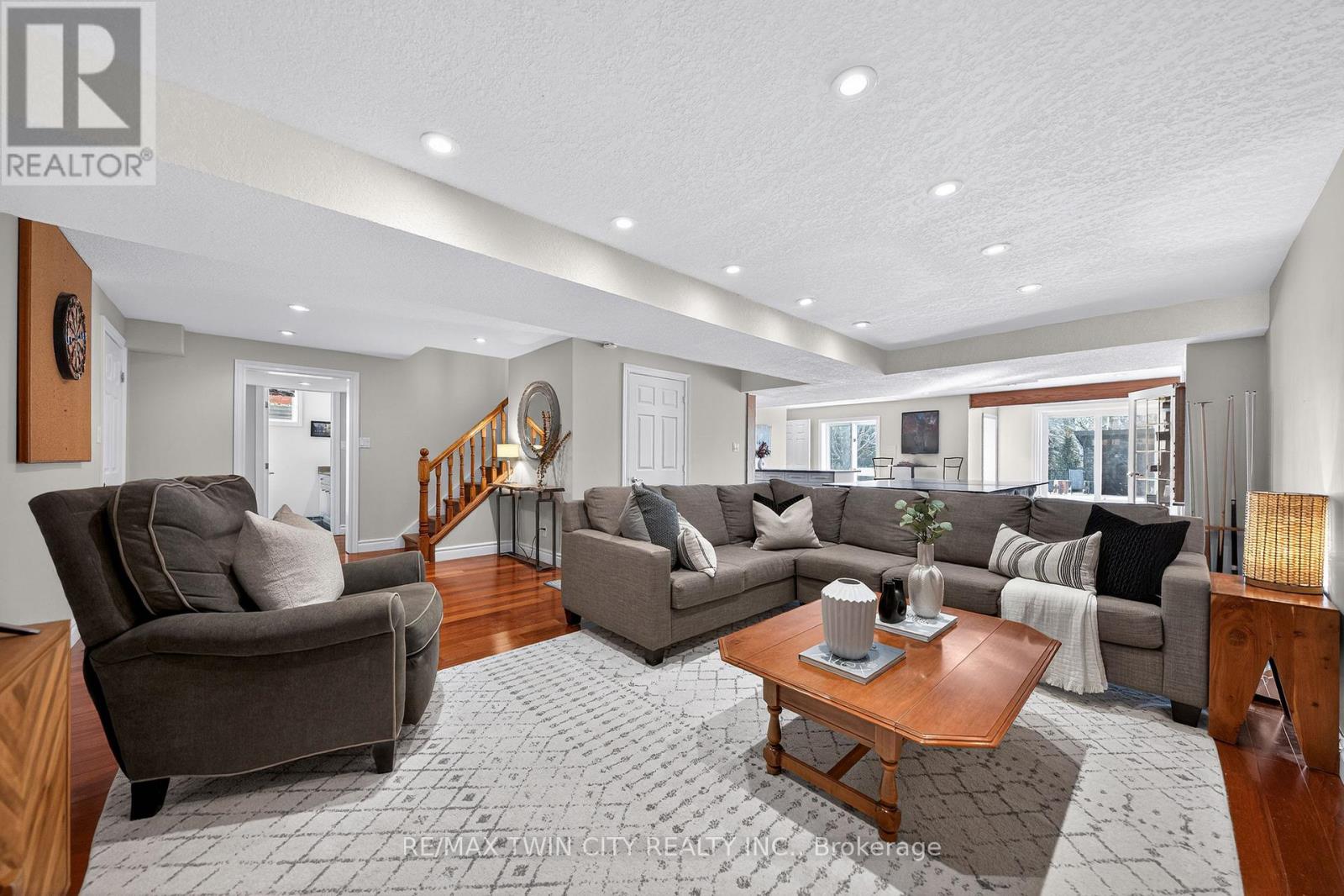 553 Sandbrooke Court, Waterloo, Ontario  N2T 2H4 - Photo 35 - X12936400