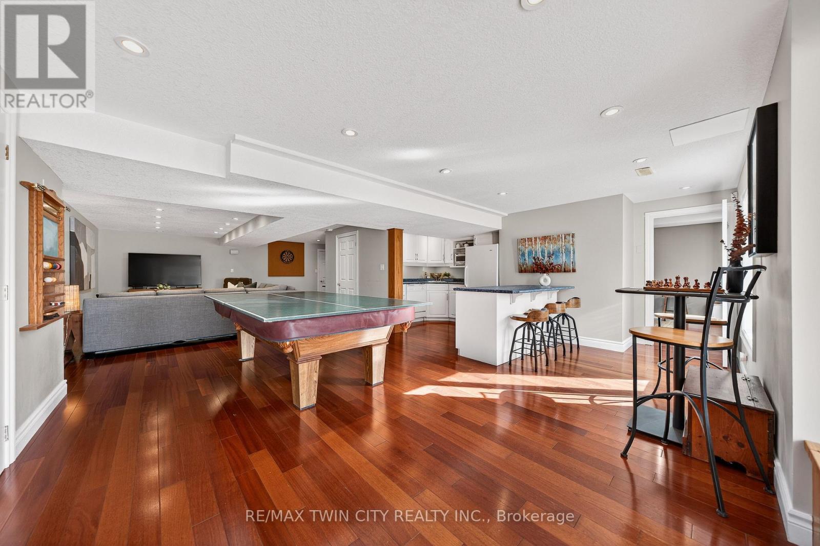 553 Sandbrooke Court, Waterloo, Ontario  N2T 2H4 - Photo 36 - X12936400