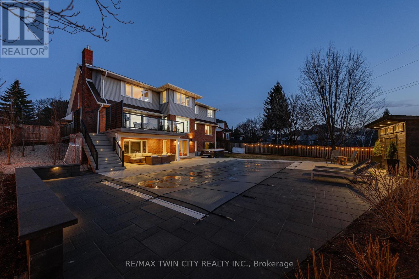 553 Sandbrooke Court, Waterloo, Ontario  N2T 2H4 - Photo 40 - X12936400