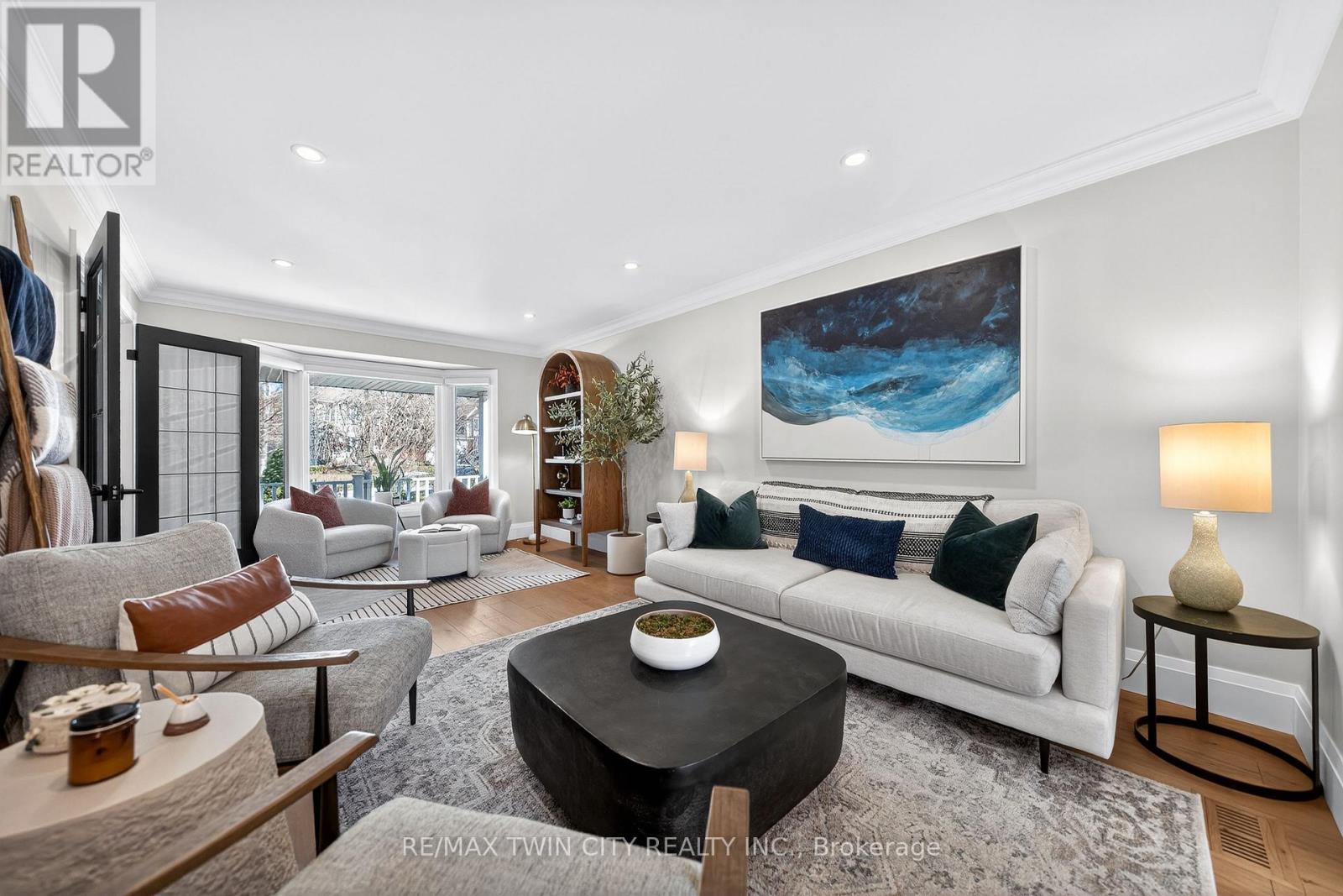 553 Sandbrooke Court, Waterloo, Ontario  N2T 2H4 - Photo 8 - X12936400