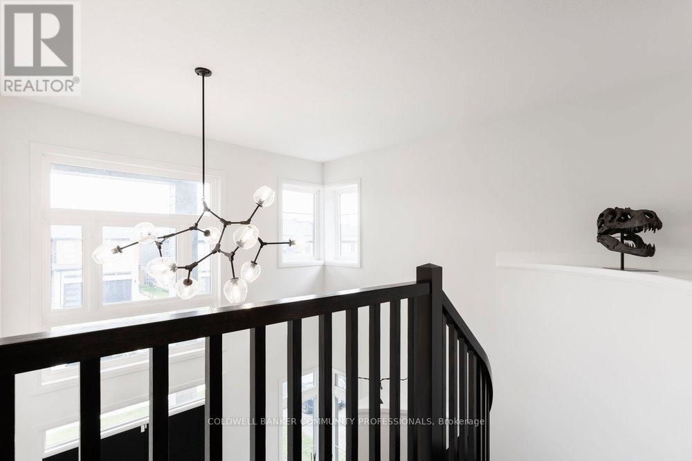 102 Greenwich Avenue, Hamilton, Ontario  L8J 0L6 - Photo 17 - X12936430