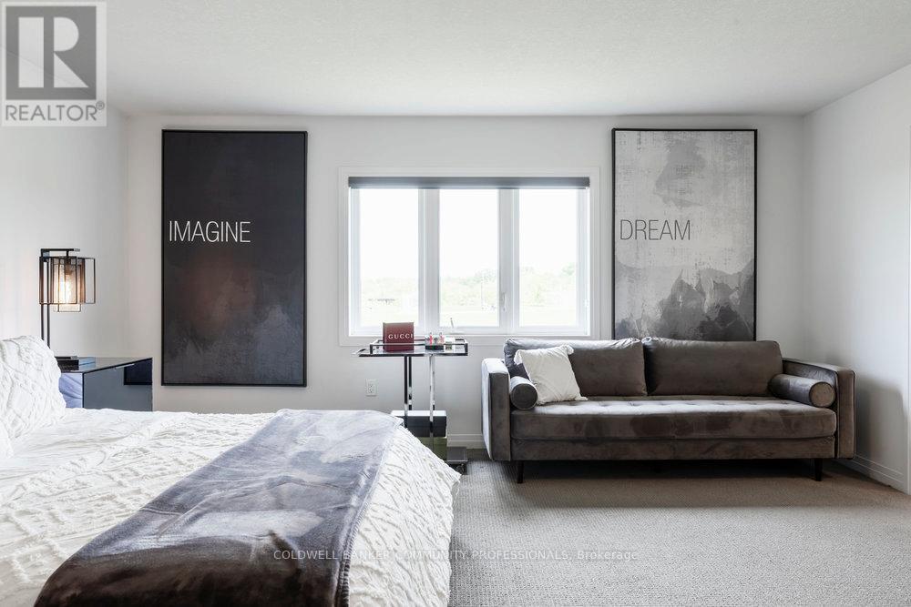 102 Greenwich Avenue, Hamilton, Ontario  L8J 0L6 - Photo 22 - X12936430