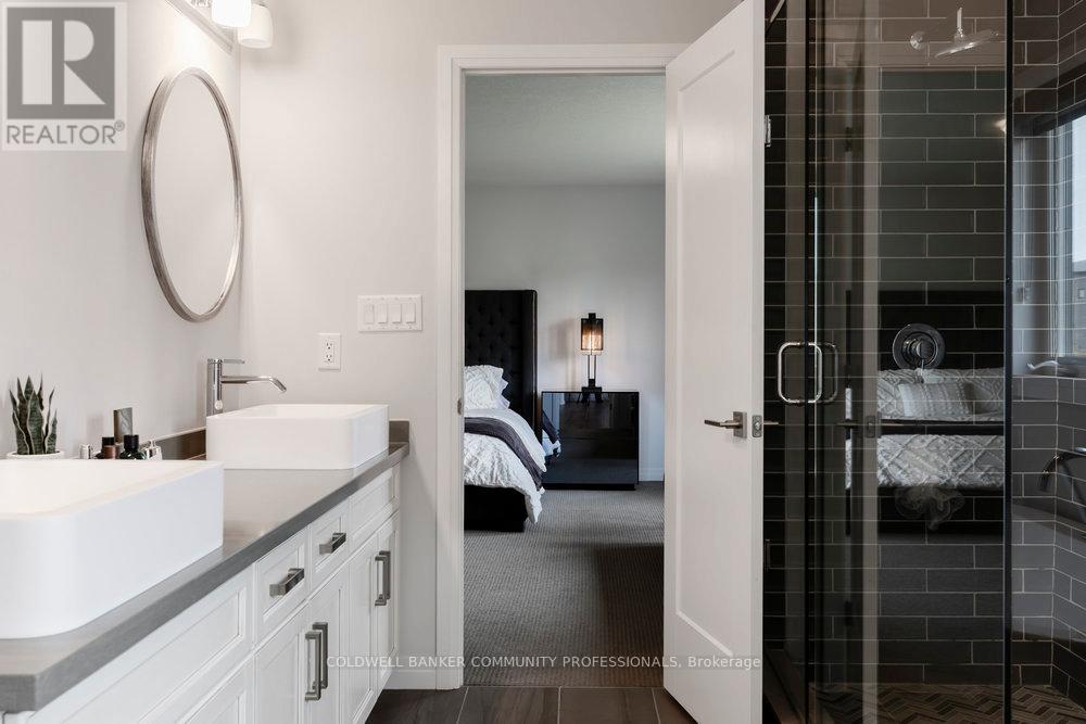 102 Greenwich Avenue, Hamilton, Ontario  L8J 0L6 - Photo 26 - X12936430