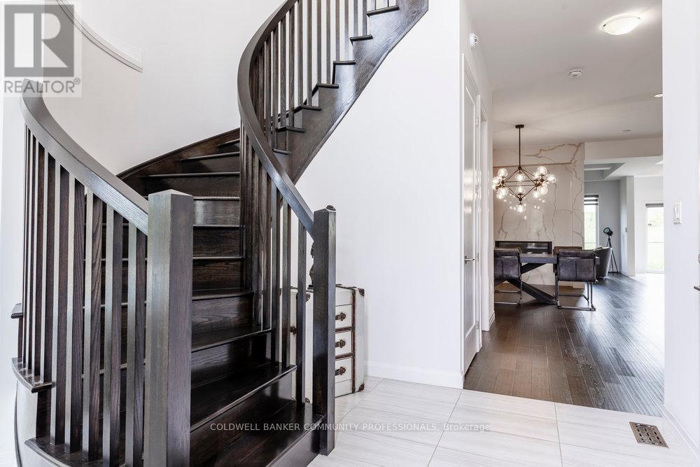 102 Greenwich Avenue, Hamilton, Ontario  L8J 0L6 - Photo 3 - X12936430