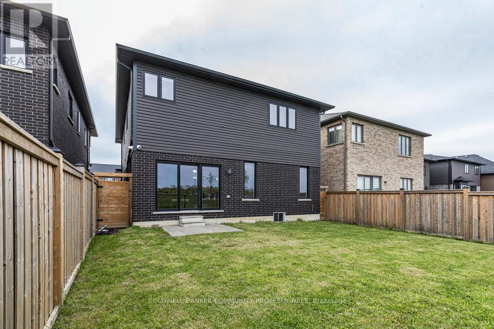 102 Greenwich Avenue, Hamilton, Ontario  L8J 0L6 - Photo 35 - X12936430