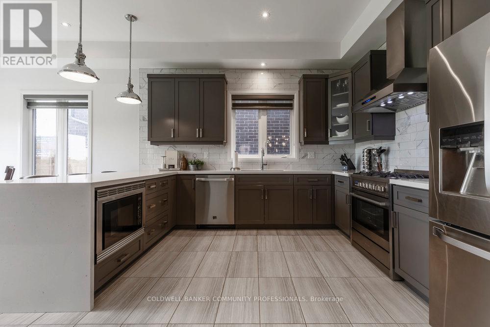 102 Greenwich Avenue, Hamilton, Ontario  L8J 0L6 - Photo 8 - X12936430