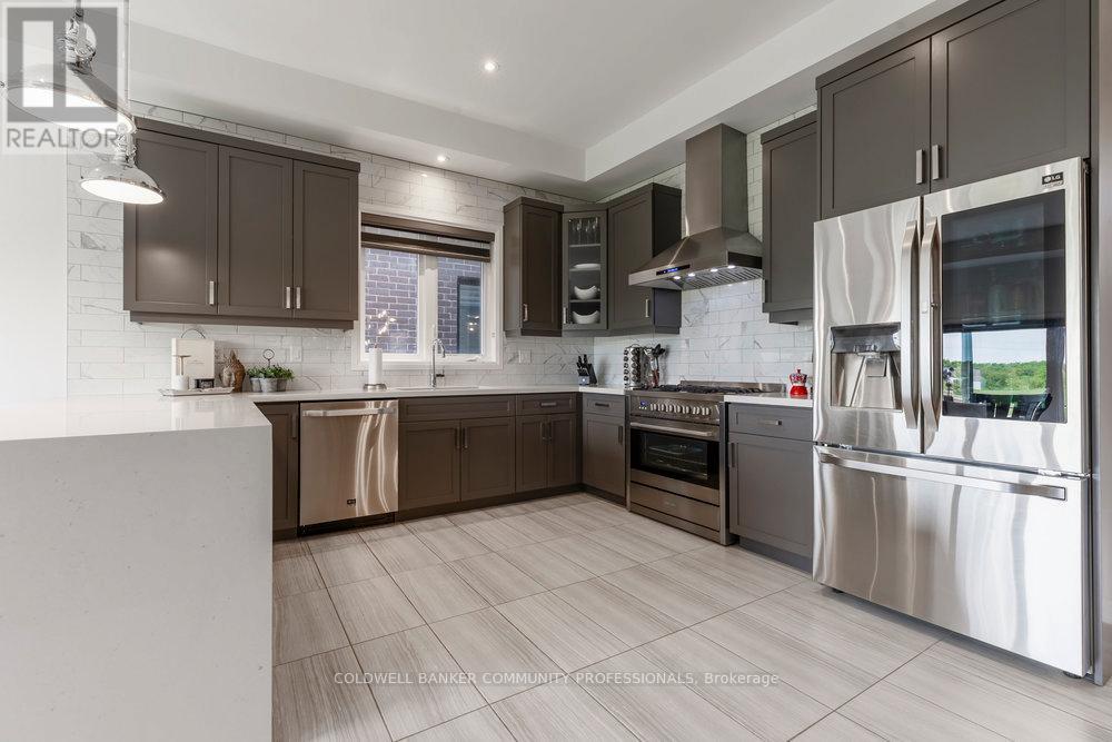 102 Greenwich Avenue, Hamilton, Ontario  L8J 0L6 - Photo 9 - X12936430