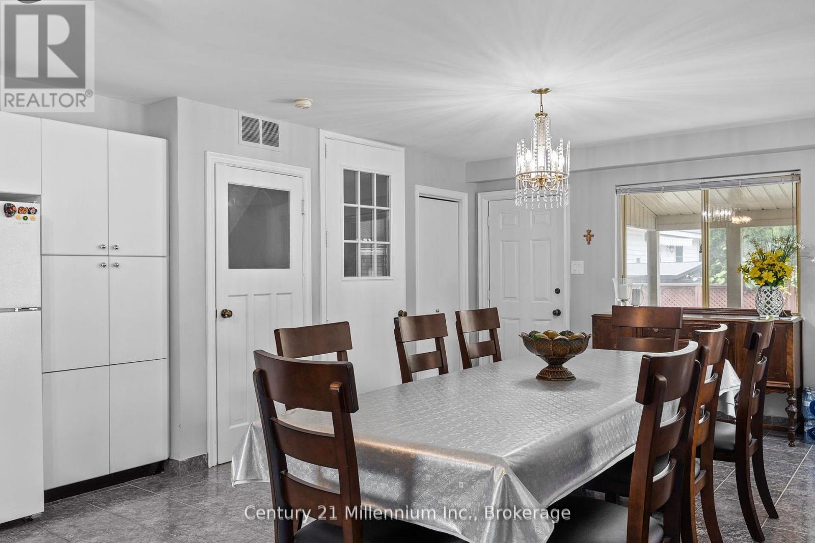 49 32nd Street N, Wasaga Beach, Ontario  L9Z 2C4 - Photo 10 - S12936492